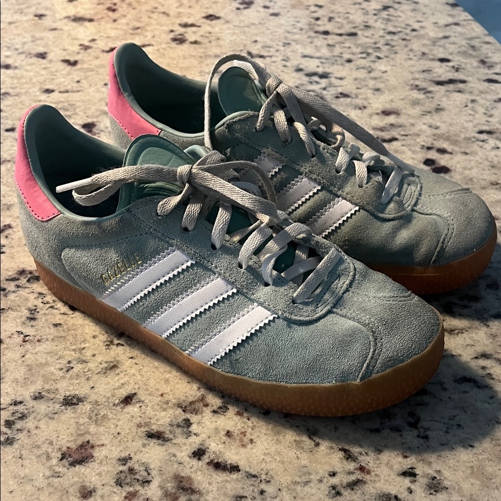 Adidas Gazelle kids Mint Green and Pink Sneakers SIZE 3